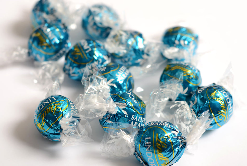 Lindt Lindor Caramel with Sea Salt Milk Chocolate Balls, 150g/5.2 oz.