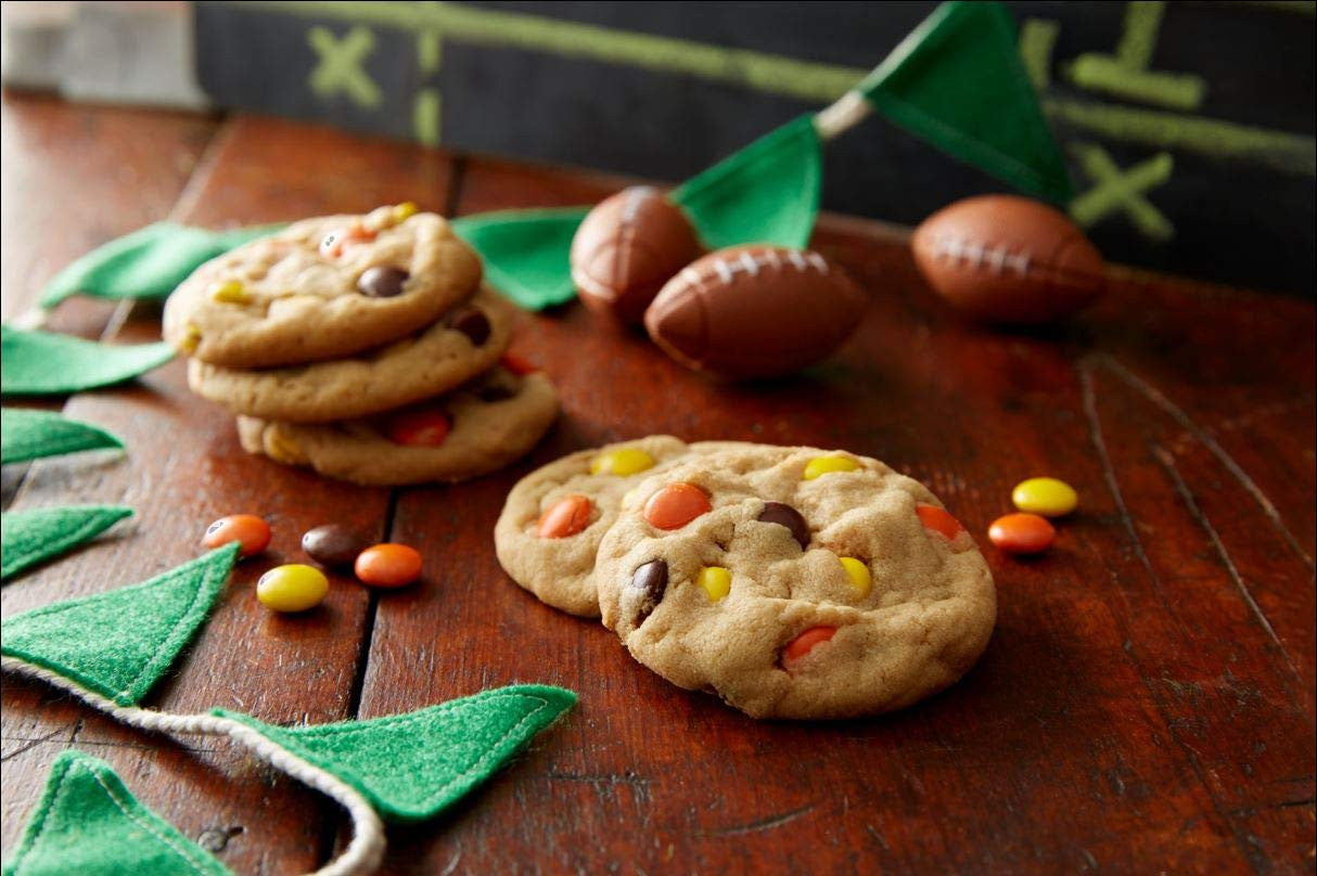 Reese Pieces, Chocolate Peanut Butter Cups, King Size, (16ct x 79g/2.8oz.), {Imported from Canada}