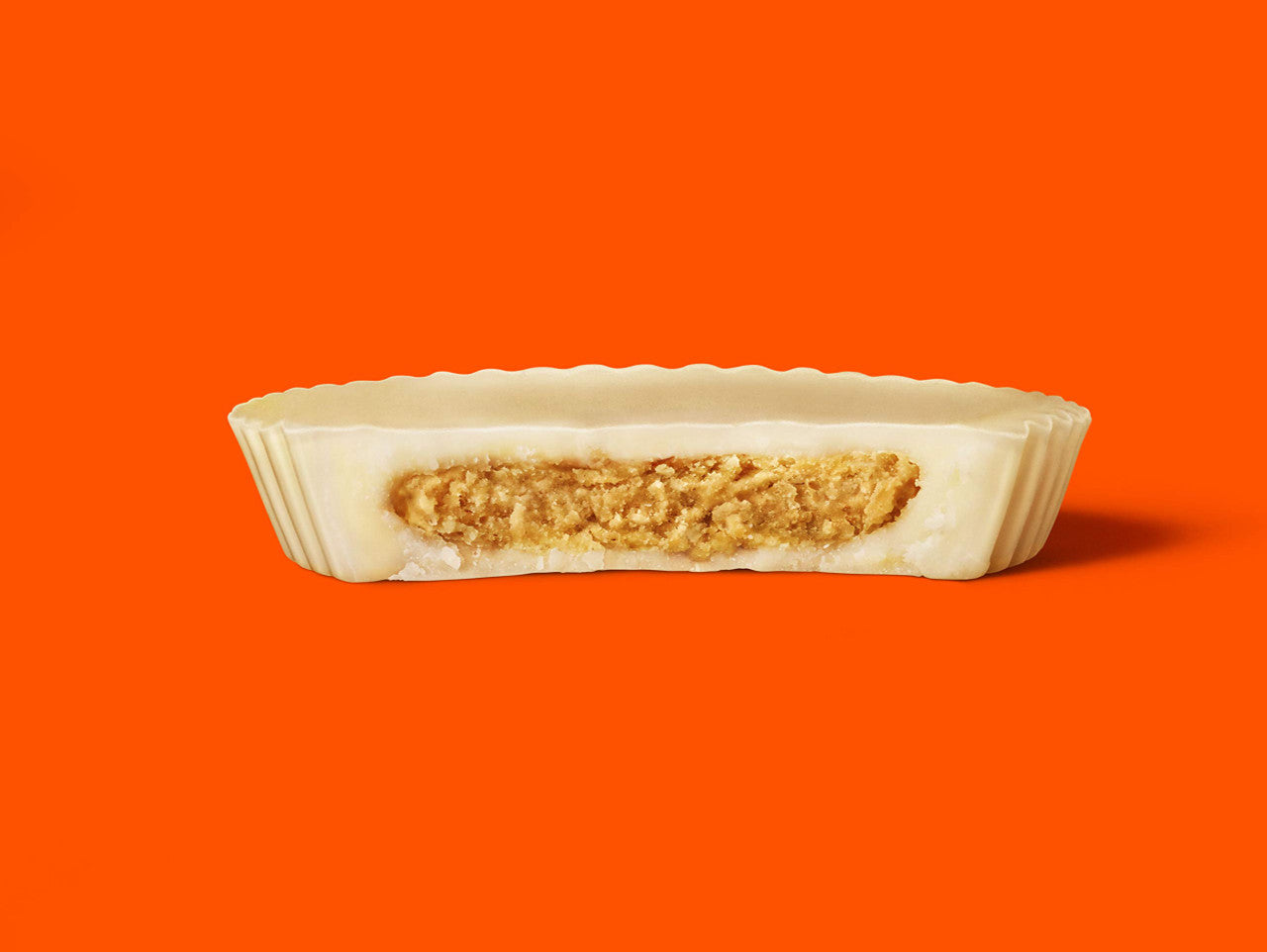 Reese's Thins Peanut Butter Cups White Creme , 165g/5.8 oz., (12pk) {Imported from Canada}