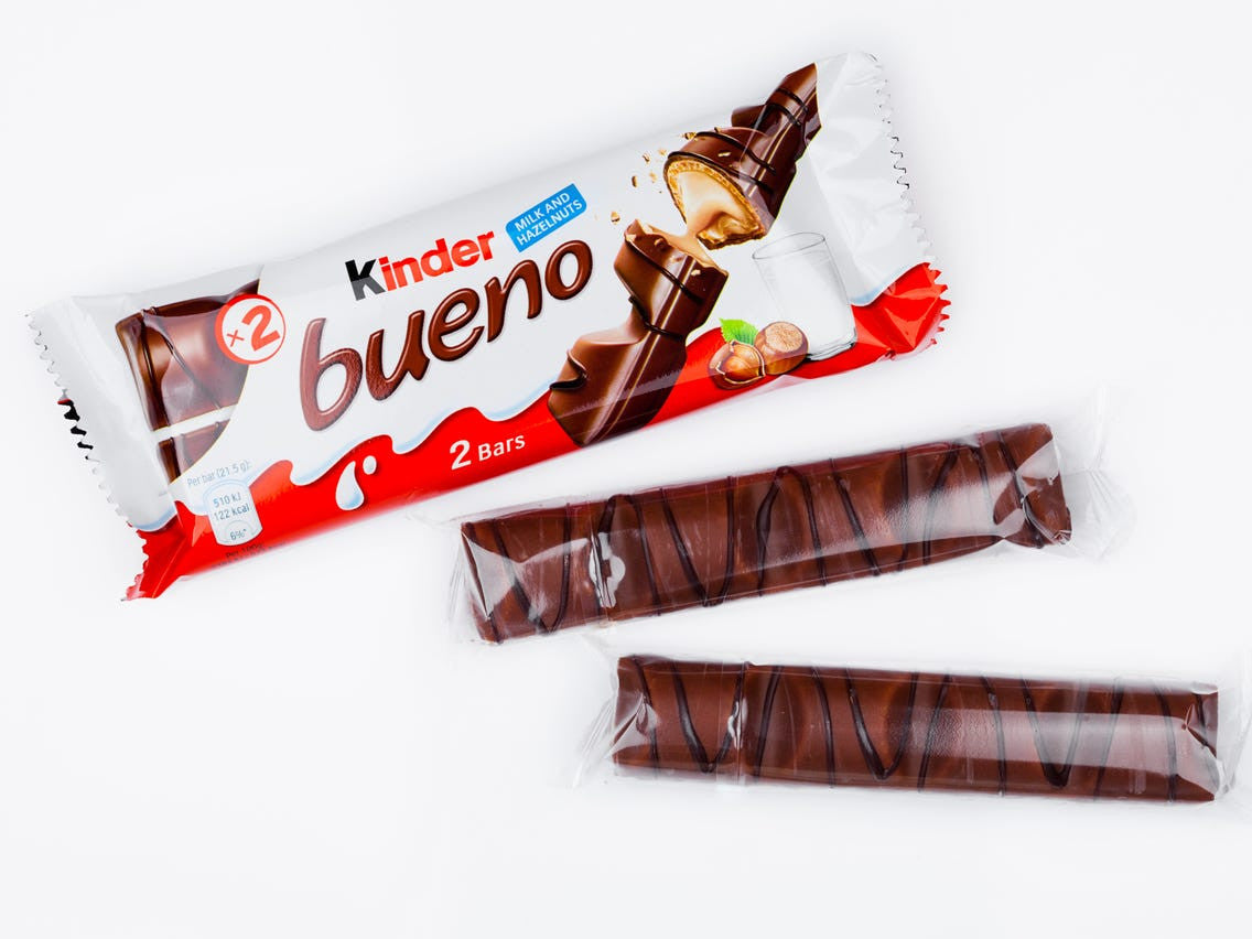Kinder Bueno Hazelnut Milk Chocolate, 2 Bars per Pack, 43g/1.5 oz. 1 Pack {Imported from Canada}