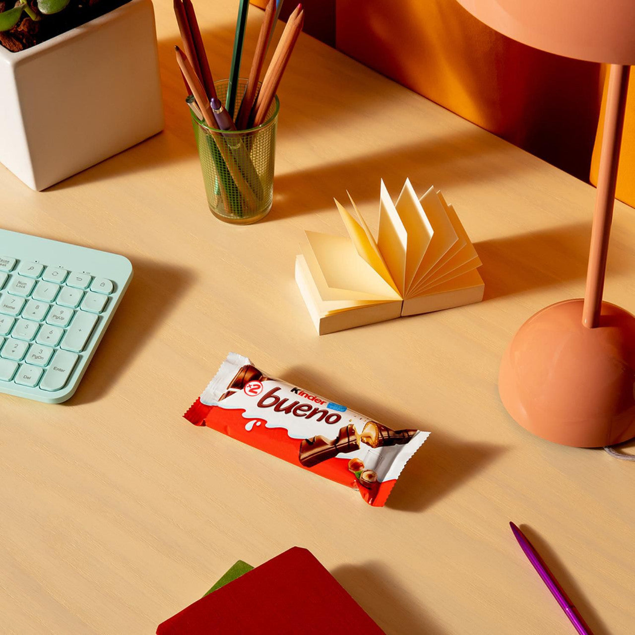 Kinder Bueno Hazelnut Milk Chocolate, 2 Bars per Pack, 43g/1.5 oz. 1 Pack {Imported from Canada}