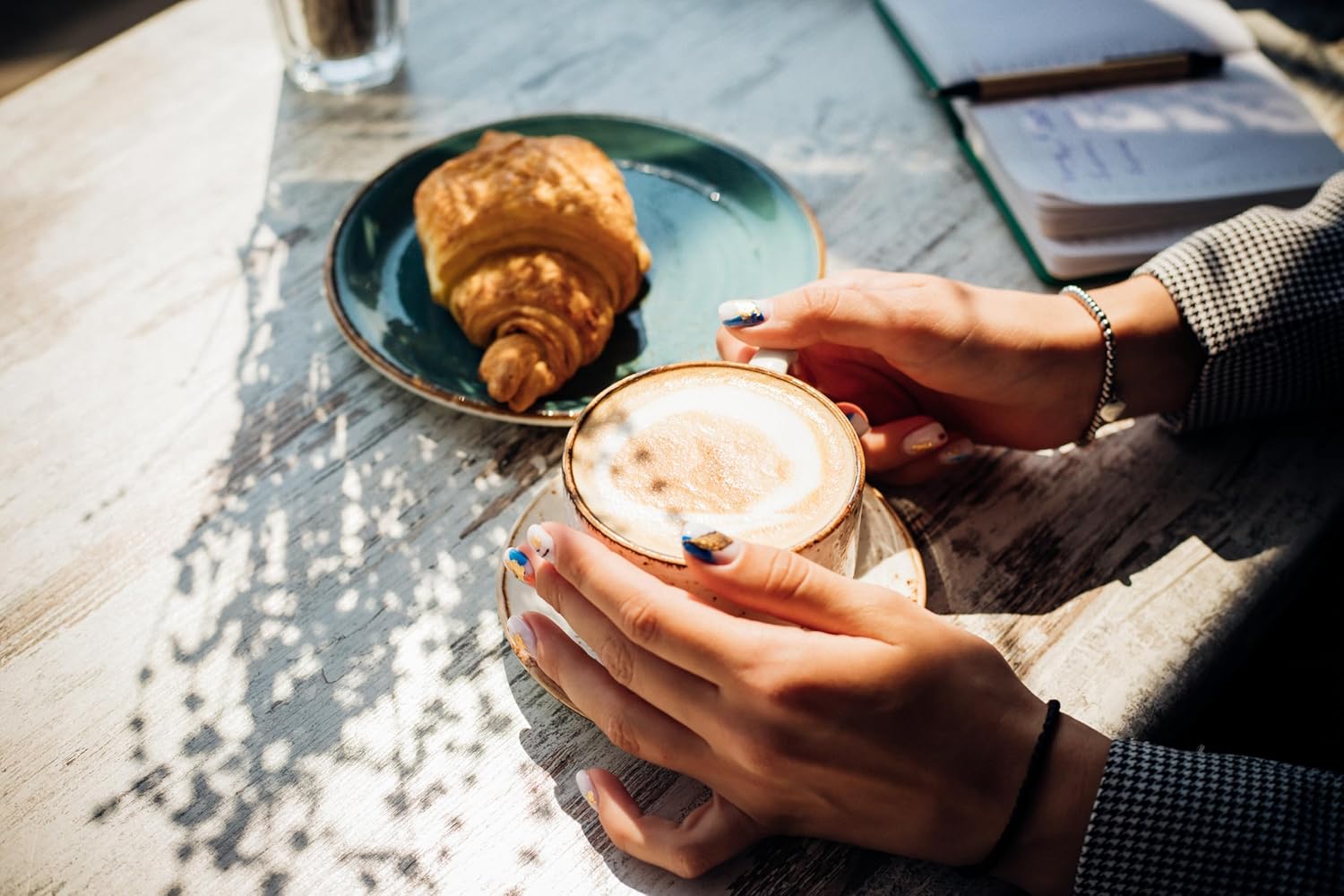 Mokate Gold Premium Caramel Flavored Latte, 10 x 14g Single Serve Sachets, 140g/4.9 oz., a cup of cappuccino.