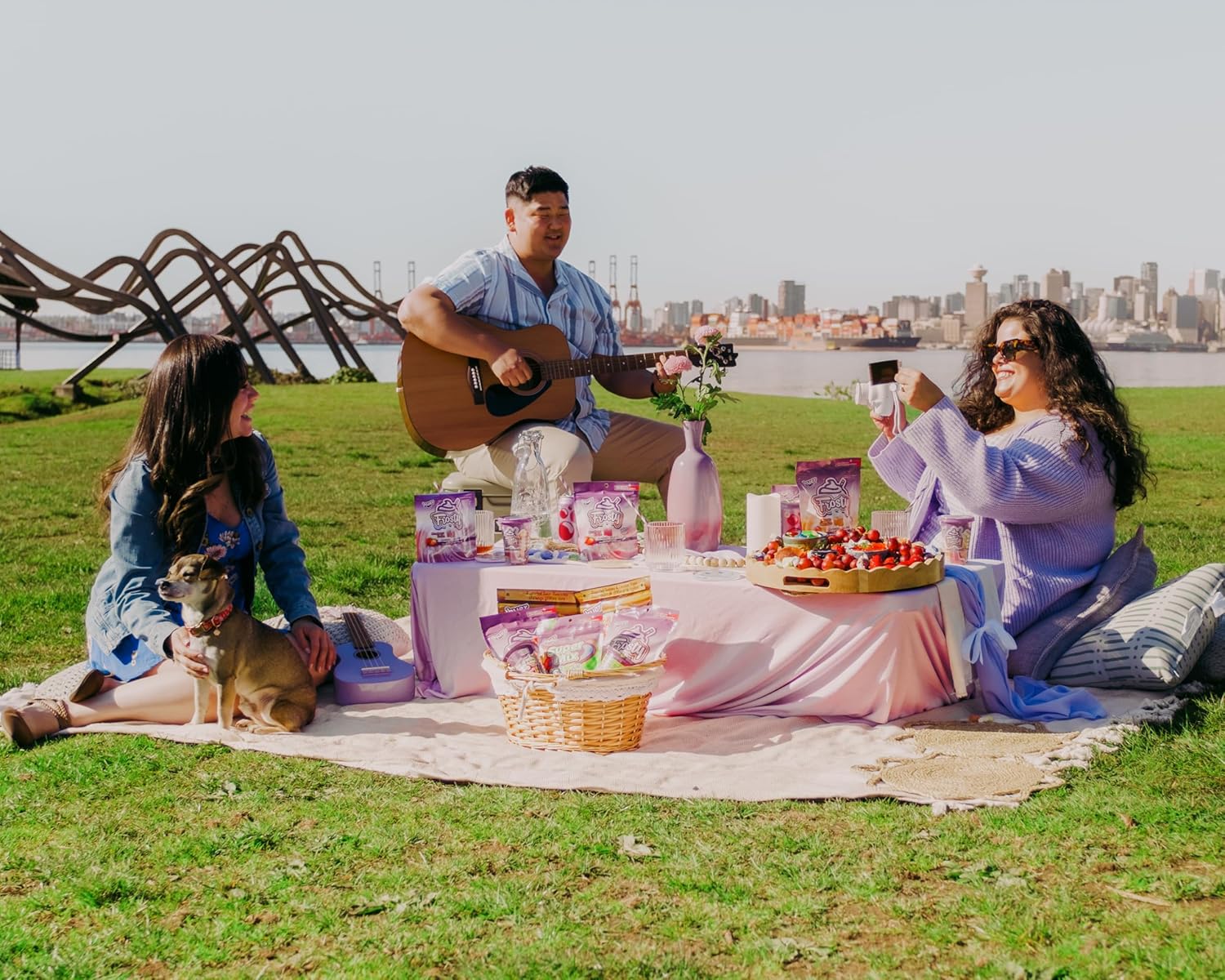 Huer Camp Candy Sour Gummies, 700g/25 oz - Huer Gummies Enjoyed By Friends