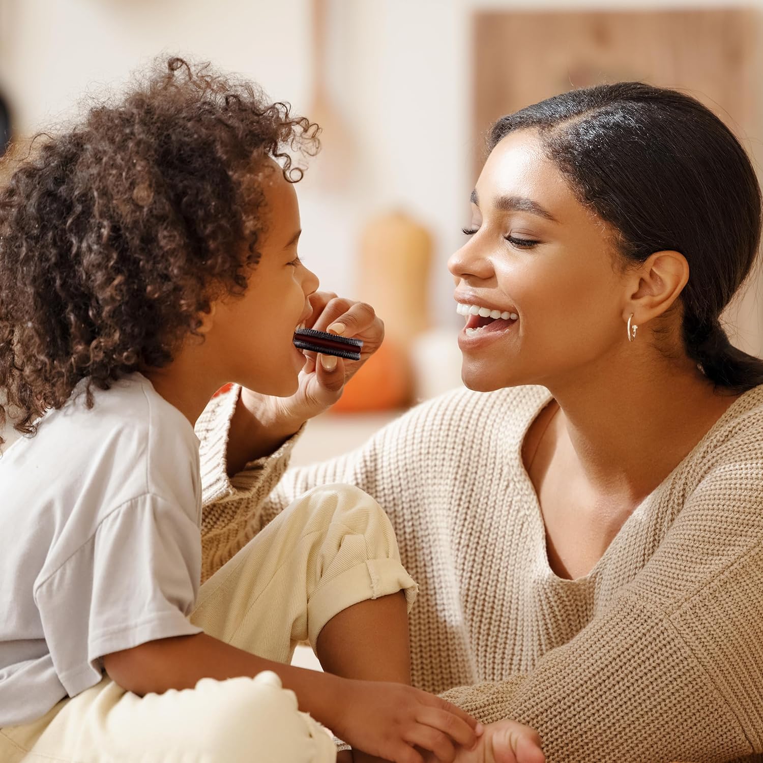 Oreo Dark Chocolate Flavored Creme Cookies, 261g/9 oz. Box {Imported from Canada}