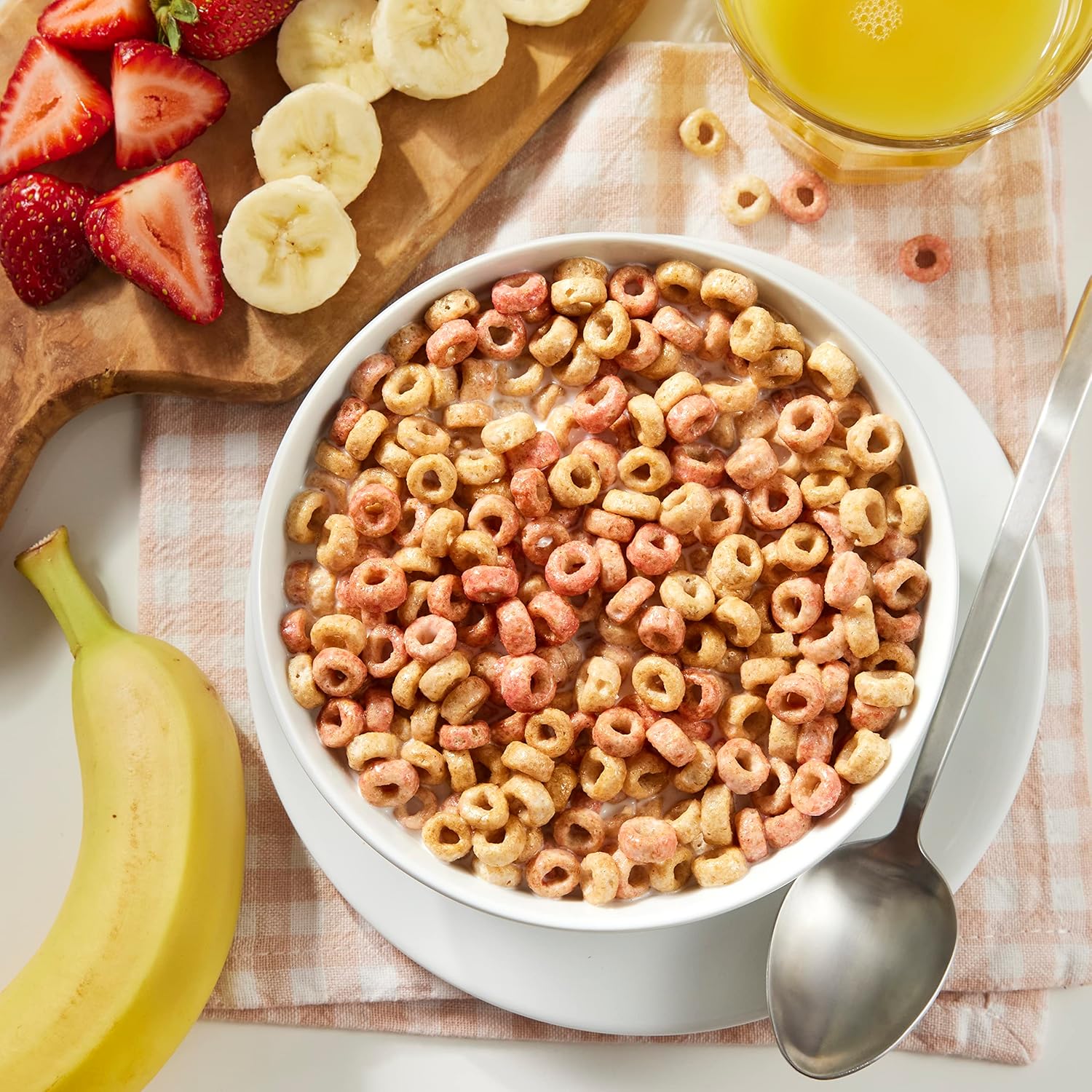 Cheerios Strawberry Banana Cereal, With Happy Hearts Shapes, 317g/11.1 oz