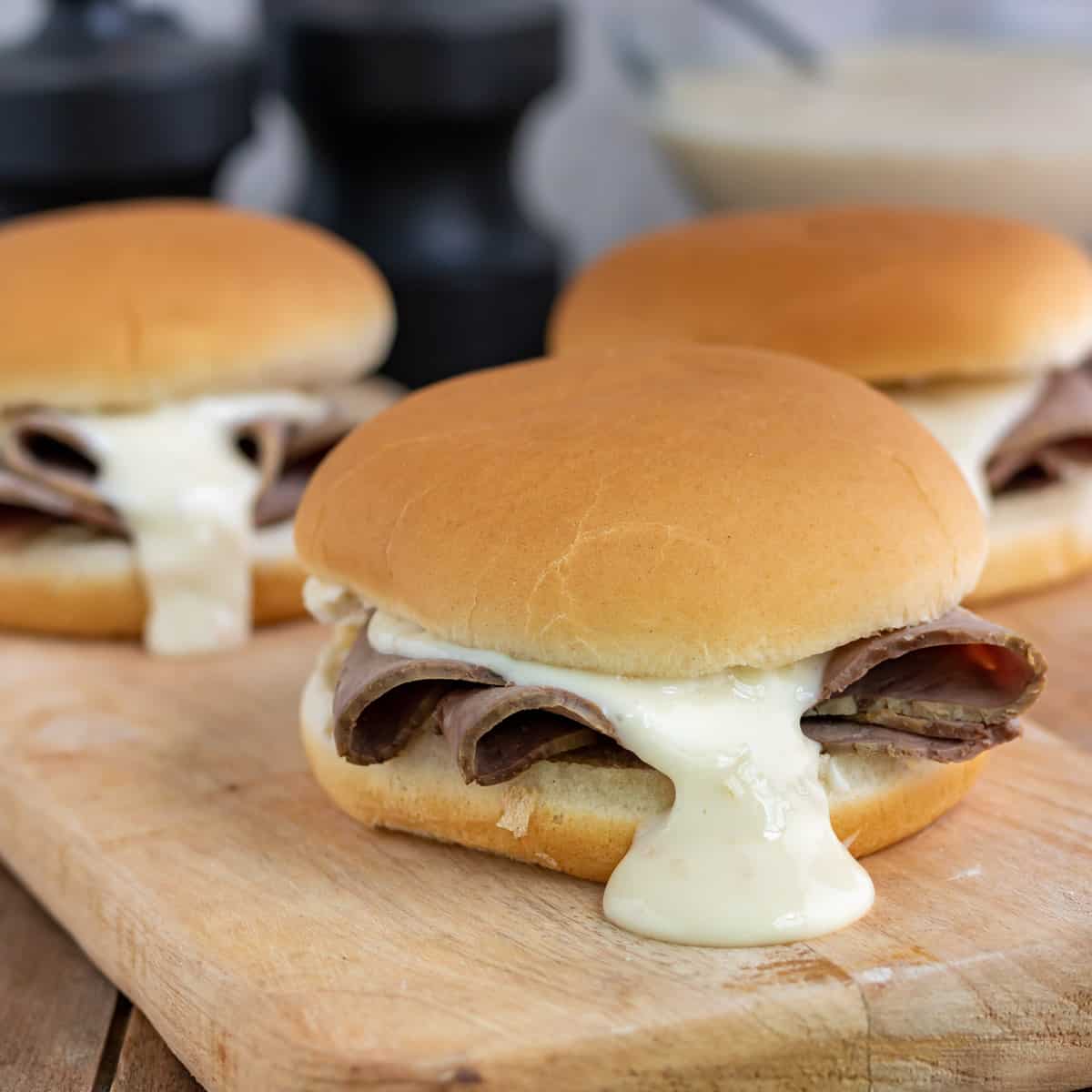 Arby’s Horsey Sauce 473ml/16 oz Bottle - Sauce on a sandwich