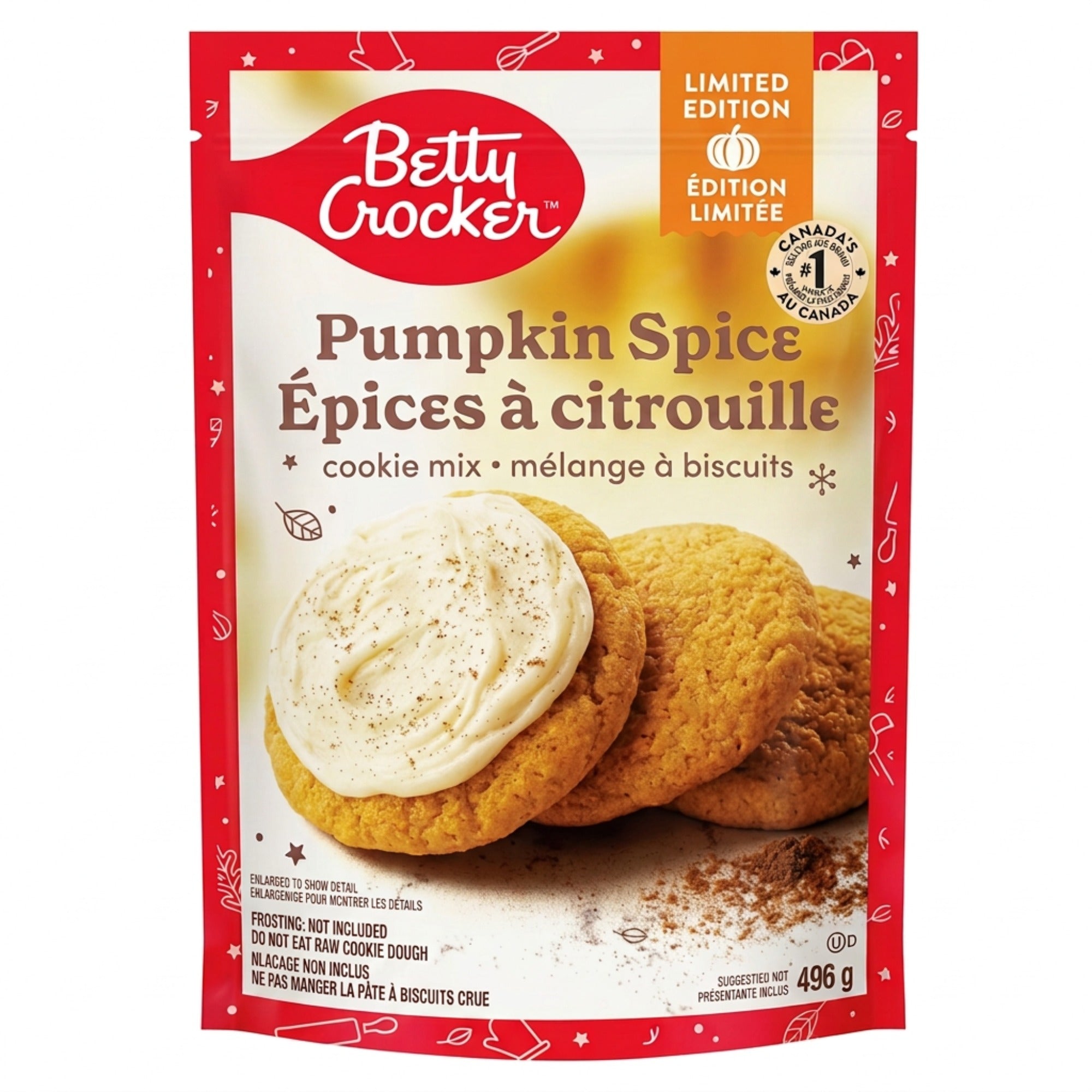 Front of a 496 g Betty Crocker Pumpkin Spice Cookie Mix pouch with bilingual labeling and frosted cookie serving suggestion.
