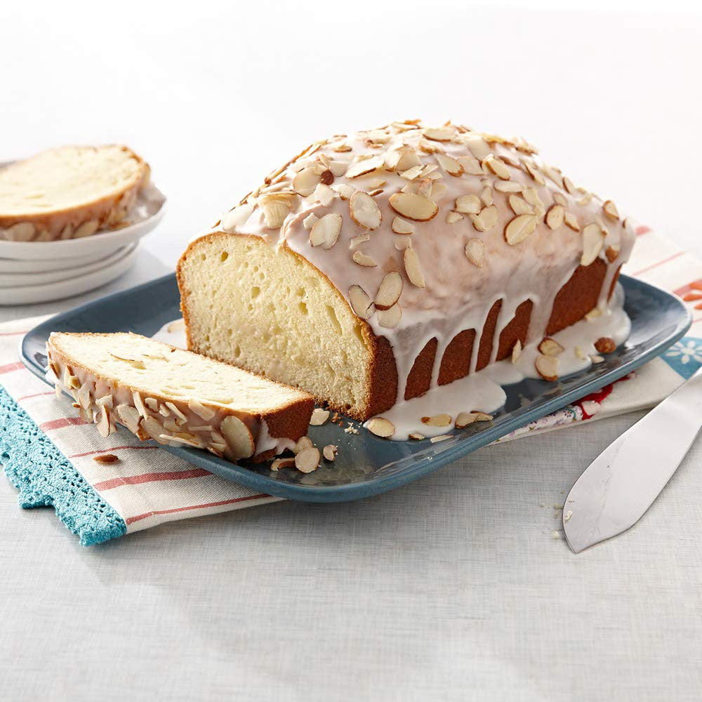 Club House, Baking & Flavouring Extracts, Pure Almond – 43ml (1.5oz) Used for baking a bread