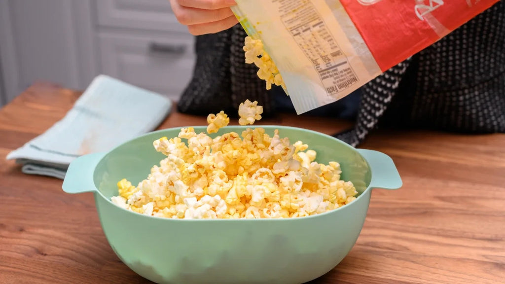 Kirkland Signature Microwave Popcorn, 93g/3.3 oz, 44ct {Imported from Canada}