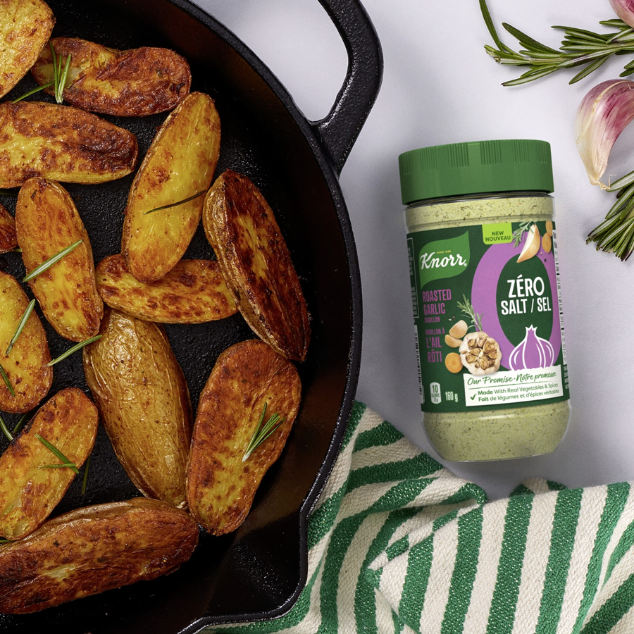 Knorr Zero Salt Roasted Garlic Bouillon Powder, 160g/5.6 oz Beside Roasted Potatoes