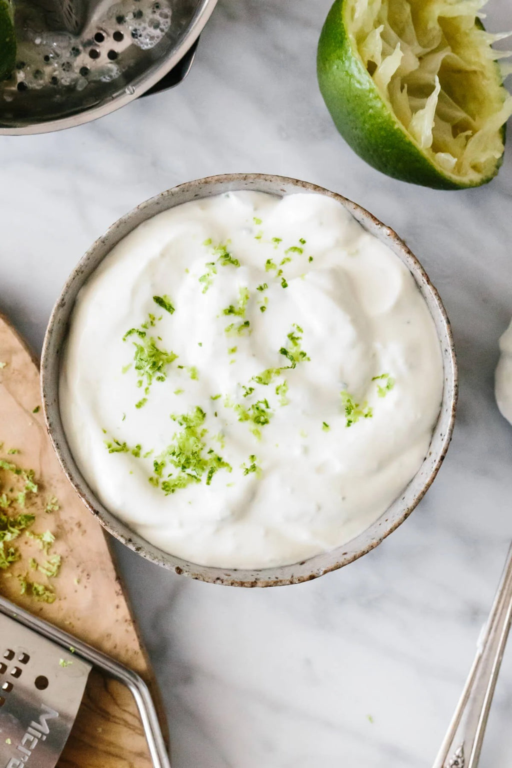 Great Value Sour Cream & Lime Crema Sauce, 250g/8.8 oz.