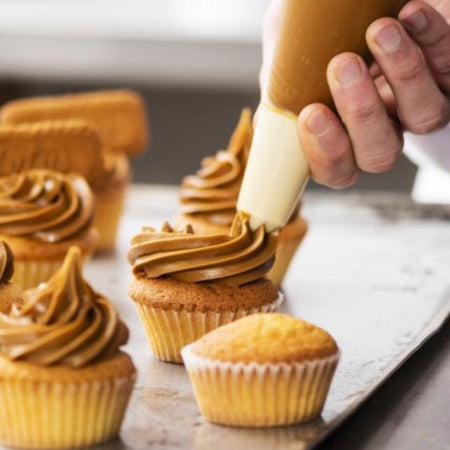 Cupcakes topped with Lotus Biscoff Smooth Spread 3 kg — baking and dessert lifestyle