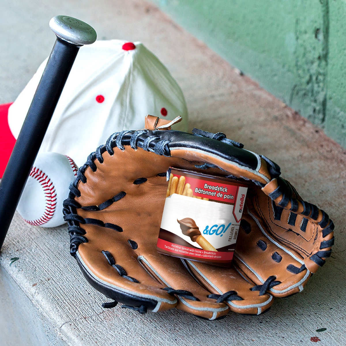 Nutella & Go Snack Packs, Chocolate Hazelnut Spread with Breadsticks, 16ct, 52g/1.8 oz per pack, {Imported from Canada}