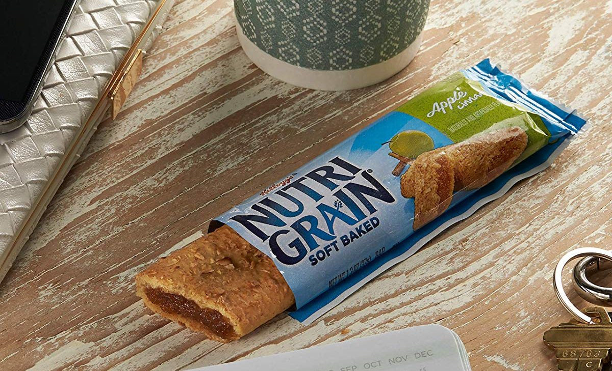Kellogg's Nutri Grain Cereal Bars Apple Cinnamon, 8 Bars, 295g/10.4 oz., {Imported from Canada}