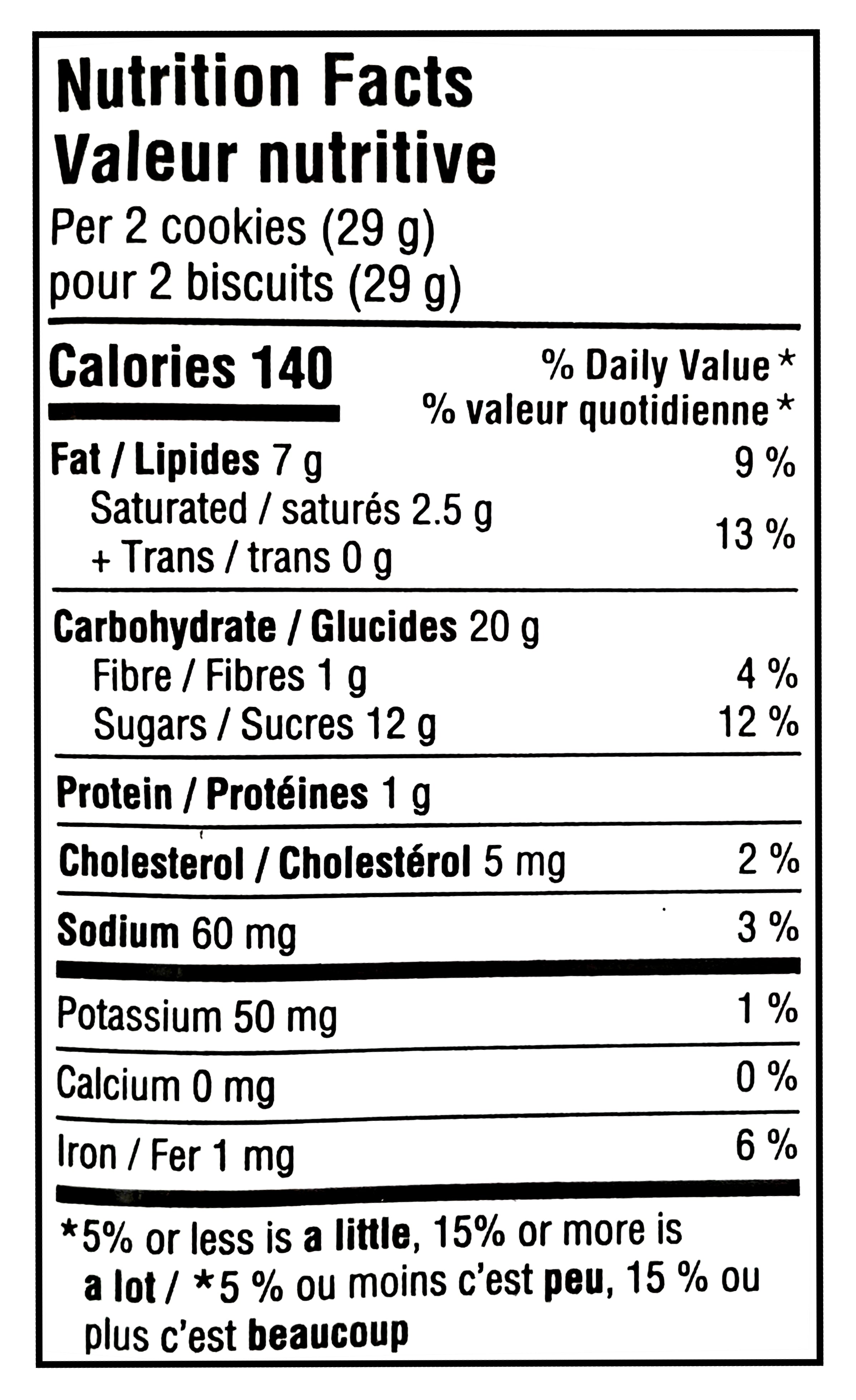 Oreo SELENA GOMEZ Chocolate & Cinnamon Creme Sandwich Cookies, 303g/10.6 oz - Nutrition facts label for cookies showing calories, macronutrients, and micronutrients per serving.