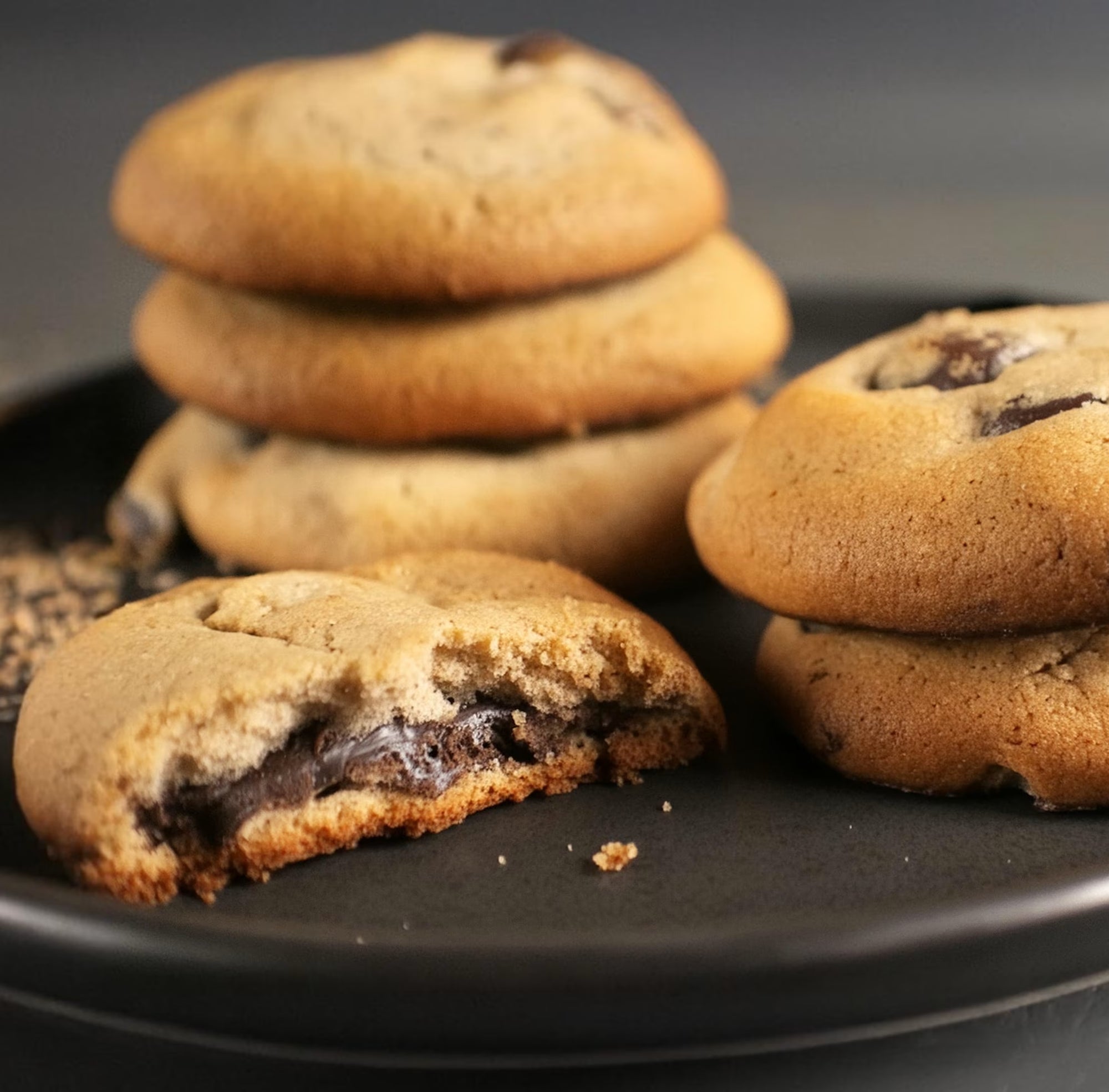 PC The Decadent Chocolate Chip Cookie Middle 280g – product glamour shot showing cookies with chocolate chips
