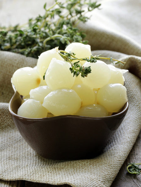 No Name Sour Pickled Onions 375ml, sour pickled onions in a bowl.