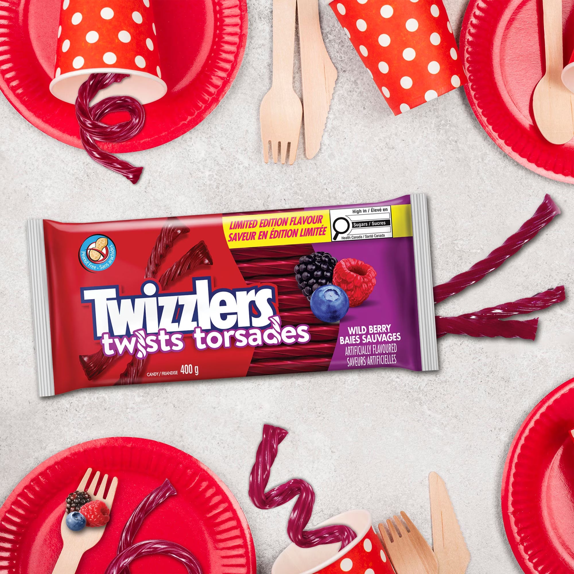 Twizzlers Wild Berry Twists Peanut Free 400 g (14.1 oz)