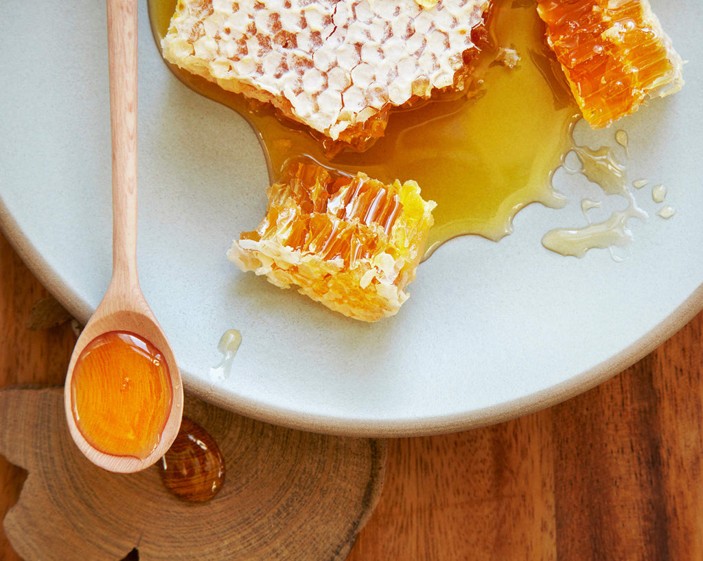 Billy Bee, Pure Natural Honey, Creamed White, Tub, 500g/17.6 oz., {Imported from Canada}