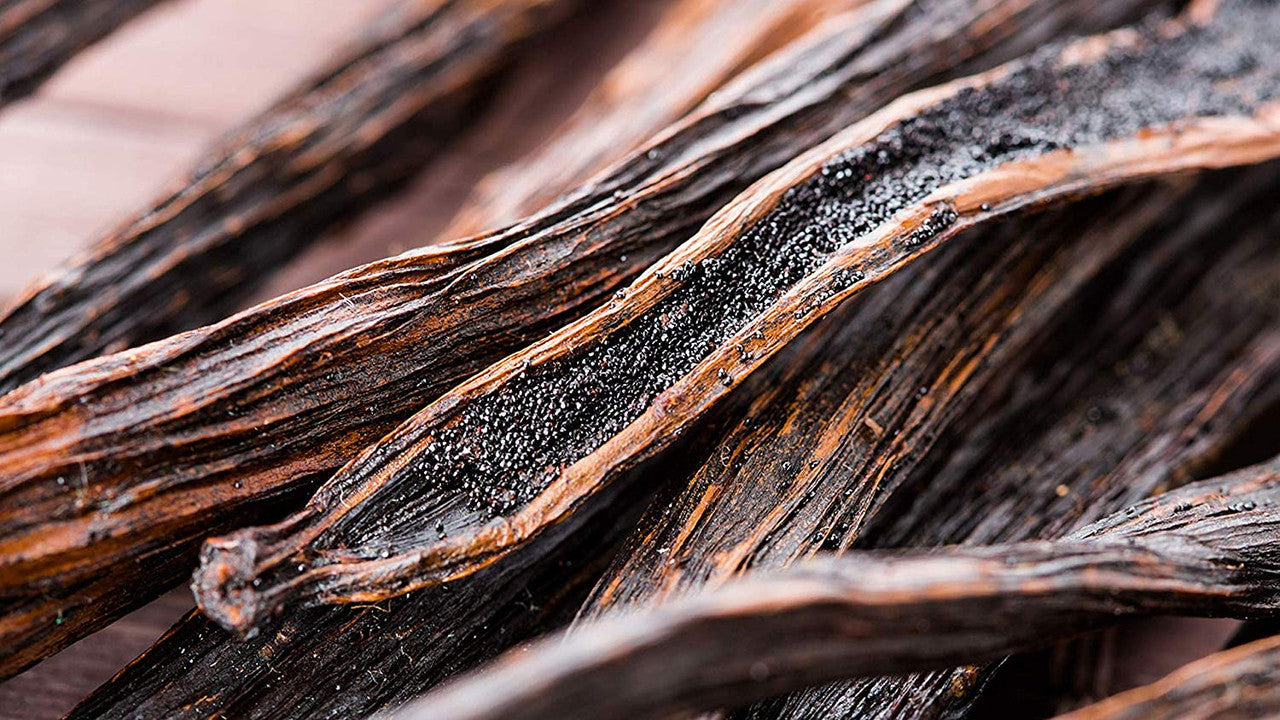 Club House, Quality Baking & Flavouring Extracts, Pure Vanilla, 46ml/1.6oz., {Imported from Canada}