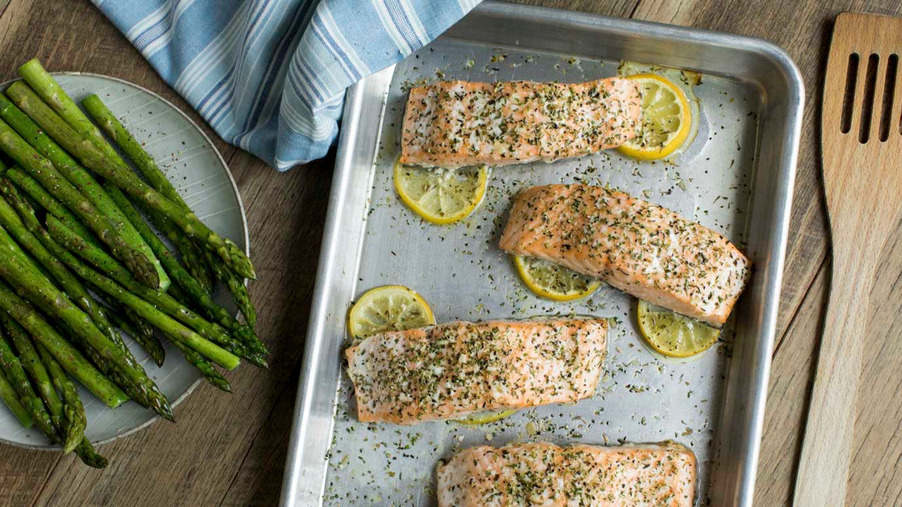 Club House All Purpose Seasoning, Garlic and Onion with Black Pepper and Sea Salt, 127g/4.4 oz. {Imported from Canada}