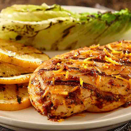 Club House Brown Sugar Bourbon Seasoning 362g, picture of chicken with brown sugar bourbon seasoning.